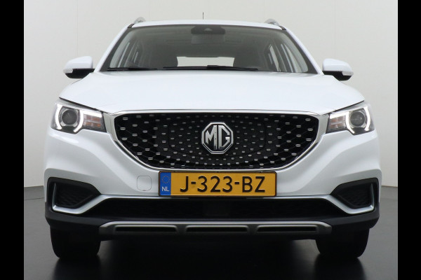 MG MG ZS GERSERVEERD EV Luxury 45kWh Leer+elektr. Pano-dak Adaptive-Cr. Camera Navi Airco Apple Carplay Android Auto Stoelverwarming Lmv 17" DAB+ MG Pilot Lane Assist Bluetooth Led 1e Eigenaar Origineel Nederlandse Auto