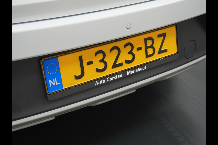 MG MG ZS GERSERVEERD EV Luxury 45kWh Leer+elektr. Pano-dak Adaptive-Cr. Camera Navi Airco Apple Carplay Android Auto Stoelverwarming Lmv 17" DAB+ MG Pilot Lane Assist Bluetooth Led 1e Eigenaar Origineel Nederlandse Auto