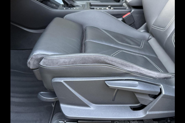 Audi Q3 40 TFSI quattro S Line Automaat | Leren bekleding | Stoelverwarming | Climate control | Cruise control | Lane assist & dode hoek Audi Q3 40 TFSI quattro S Line Automaat | Leren bekleding | Stoelverwarming | Climate control | Cruise control | Lane assist & dode hoek