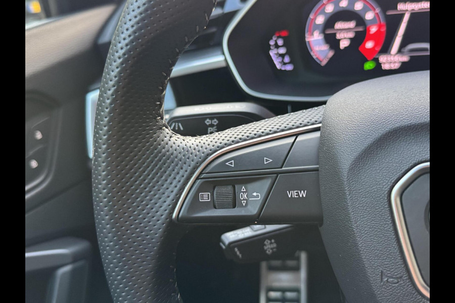 Audi Q3 40 TFSI quattro S Line Automaat | Leren bekleding | Stoelverwarming | Climate control | Cruise control | Lane assist & dode hoek Audi Q3 40 TFSI quattro S Line Automaat | Leren bekleding | Stoelverwarming | Climate control | Cruise control | Lane assist & dode hoek