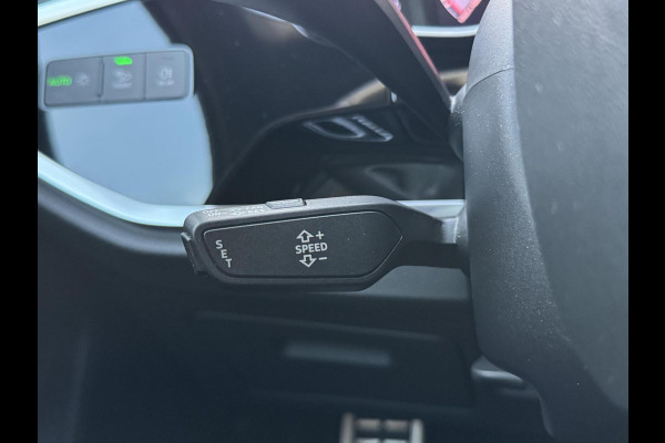 Audi Q3 40 TFSI quattro S Line Automaat | Leren bekleding | Stoelverwarming | Climate control | Cruise control | Lane assist & dode hoek Audi Q3 40 TFSI quattro S Line Automaat | Leren bekleding | Stoelverwarming | Climate control | Cruise control | Lane assist & dode hoek