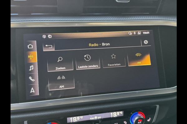 Audi Q3 40 TFSI quattro S Line Automaat | Leren bekleding | Stoelverwarming | Climate control | Cruise control | Lane assist & dode hoek Audi Q3 40 TFSI quattro S Line Automaat | Leren bekleding | Stoelverwarming | Climate control | Cruise control | Lane assist & dode hoek