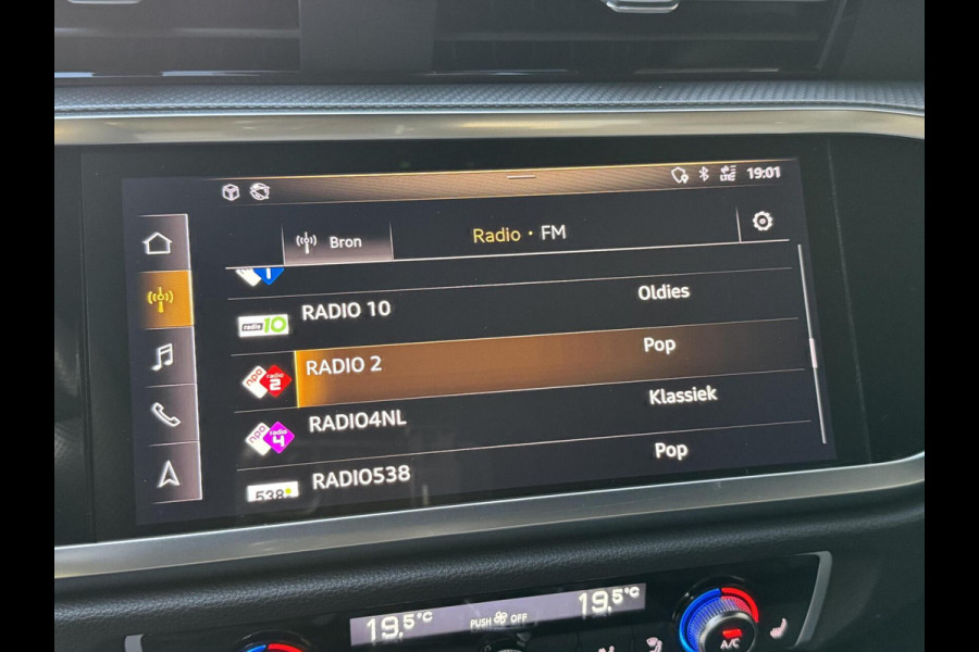 Audi Q3 40 TFSI quattro S Line Automaat | Leren bekleding | Stoelverwarming | Climate control | Cruise control | Lane assist & dode hoek Audi Q3 40 TFSI quattro S Line Automaat | Leren bekleding | Stoelverwarming | Climate control | Cruise control | Lane assist & dode hoek