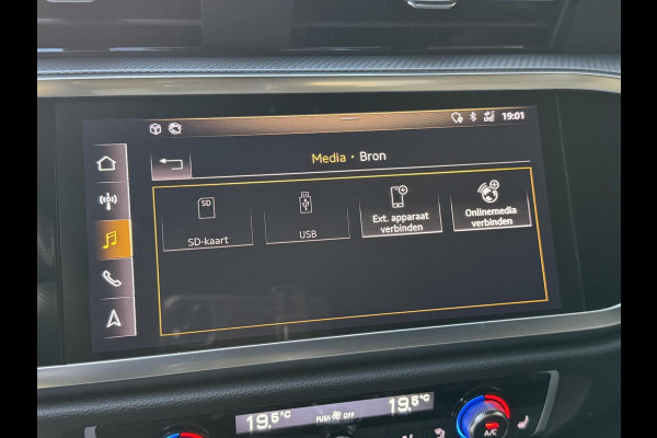 Audi Q3 40 TFSI quattro S Line Automaat | Leren bekleding | Stoelverwarming | Climate control | Cruise control | Lane assist & dode hoek Audi Q3 40 TFSI quattro S Line Automaat | Leren bekleding | Stoelverwarming | Climate control | Cruise control | Lane assist & dode hoek