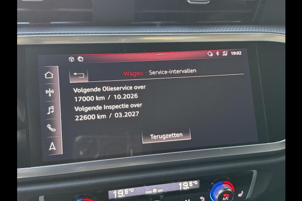 Audi Q3 40 TFSI quattro S Line Automaat | Leren bekleding | Stoelverwarming | Climate control | Cruise control | Lane assist & dode hoek Audi Q3 40 TFSI quattro S Line Automaat | Leren bekleding | Stoelverwarming | Climate control | Cruise control | Lane assist & dode hoek