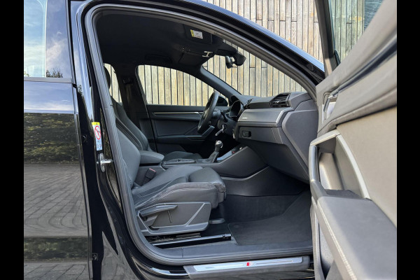 Audi Q3 40 TFSI quattro S Line Automaat | Leren bekleding | Stoelverwarming | Climate control | Cruise control | Lane assist & dode hoek Audi Q3 40 TFSI quattro S Line Automaat | Leren bekleding | Stoelverwarming | Climate control | Cruise control | Lane assist & dode hoek