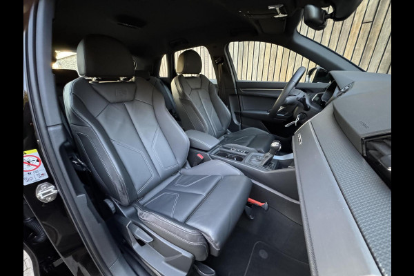 Audi Q3 40 TFSI quattro S Line Automaat | Leren bekleding | Stoelverwarming | Climate control | Cruise control | Lane assist & dode hoek Audi Q3 40 TFSI quattro S Line Automaat | Leren bekleding | Stoelverwarming | Climate control | Cruise control | Lane assist & dode hoek
