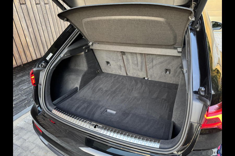 Audi Q3 40 TFSI quattro S Line Automaat | Leren bekleding | Stoelverwarming | Climate control | Cruise control | Lane assist & dode hoek Audi Q3 40 TFSI quattro S Line Automaat | Leren bekleding | Stoelverwarming | Climate control | Cruise control | Lane assist & dode hoek