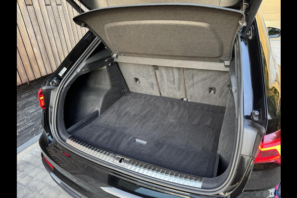 Audi Q3 40 TFSI quattro S Line Automaat | Leren bekleding | Stoelverwarming | Climate control | Cruise control | Lane assist & dode hoek Audi Q3 40 TFSI quattro S Line Automaat | Leren bekleding | Stoelverwarming | Climate control | Cruise control | Lane assist & dode hoek