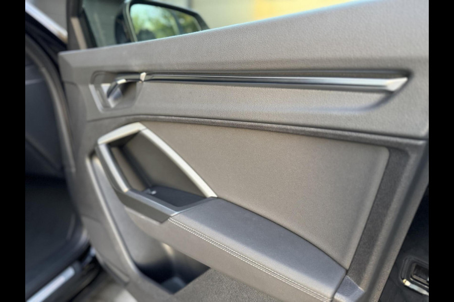 Audi Q3 40 TFSI quattro S Line Automaat | Leren bekleding | Stoelverwarming | Climate control | Cruise control | Lane assist & dode hoek Audi Q3 40 TFSI quattro S Line Automaat | Leren bekleding | Stoelverwarming | Climate control | Cruise control | Lane assist & dode hoek