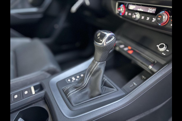 Audi Q3 40 TFSI quattro S Line Automaat | Leren bekleding | Stoelverwarming | Climate control | Cruise control | Lane assist & dode hoek Audi Q3 40 TFSI quattro S Line Automaat | Leren bekleding | Stoelverwarming | Climate control | Cruise control | Lane assist & dode hoek
