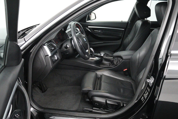BMW 3-serie 320i High Executive (GROOT-NAVIGATIE, ELEKT. WEGKLAPBARE TREKHAAK, STOELVERWARMING, DEALER ONDERHOUDEN)