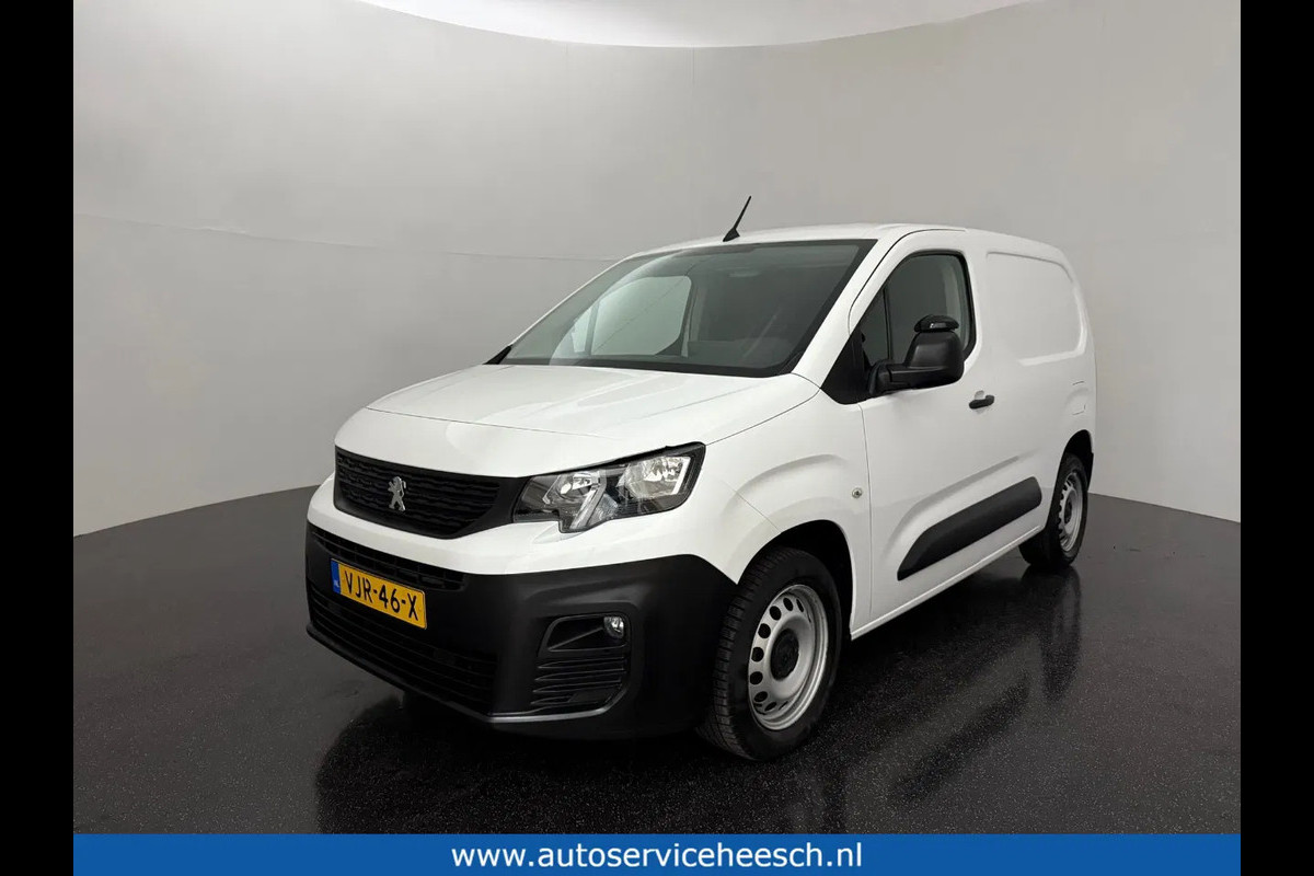 Peugeot Partner 1.5 BlueHDi L1 l AIRCO l CARPLAY l TREKHAAK Peugeot Partner 1.5 BlueHDi L1 l AIRCO l CARPLAY l TREKHAAK