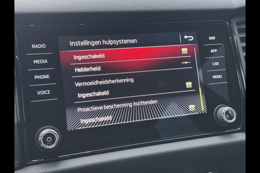Škoda Kodiaq 1.5 TSI Sportline Automaat | Trekhaak uitklapbaar | Voorstoelen verwarmd | Cruise control adaptief | Rijstrooksensor | Grootlich