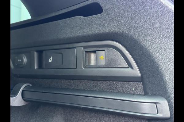 Škoda Kodiaq 1.5 TSI Sportline Automaat | Trekhaak uitklapbaar | Voorstoelen verwarmd | Cruise control adaptief | Rijstrooksensor | Grootlich