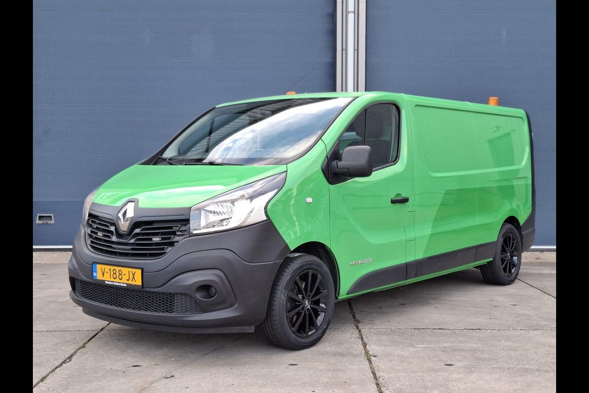 Renault Trafic 1.6 dCi T29 L2H1 Comfort Energy KASTEN INRICHTING / AIRCO / CRUISE CONTROLE / NAVI / CAMERA / TREKHAAK Renault Trafic 1.6 dCi T29 L2H1 Comfort Energy KASTEN INRICHTING / AIRCO / CRUISE CONTROLE / NAVI / CAMERA / TREKHAAK