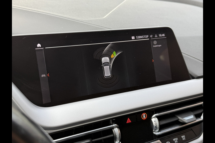BMW 1-serie 116i Business Edition | Apple Carplay | DAB+ | PDC V+A
