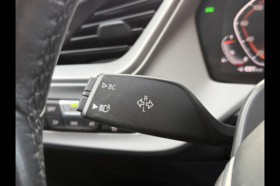 BMW 1-serie 116i Business Edition | Apple Carplay | DAB+ | PDC V+A