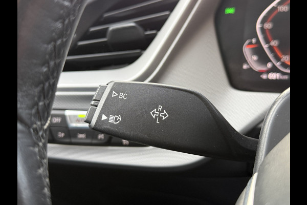 BMW 1-serie 116i Business Edition | Apple Carplay | DAB+ | PDC V+A