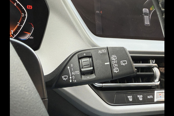 BMW 1-serie 116i Business Edition | Apple Carplay | DAB+ | PDC V+A