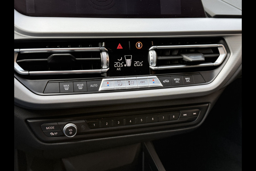 BMW 1-serie 116i Business Edition | Apple Carplay | DAB+ | PDC V+A