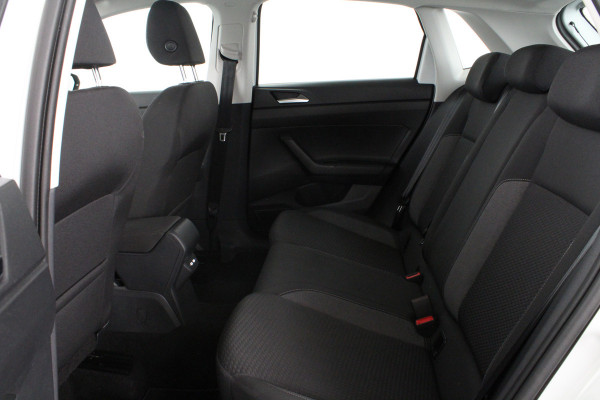 Volkswagen Polo 1.0 MPI > Stoelverwarming/Apple Carplay/Android Auto/Parkeersensor voor en achter