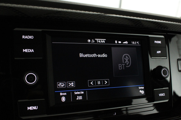 Volkswagen Polo 1.0 MPI > Stoelverwarming/Apple Carplay/Android Auto/Parkeersensor voor en achter