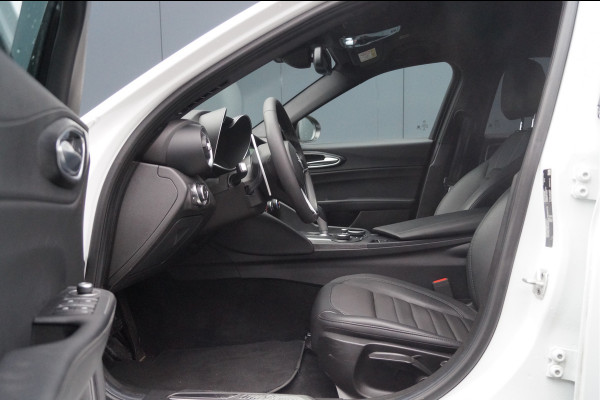 Alfa Romeo Giulia 2.0T Super│19'' LMV │Navi│Veloce look│CarPlay | Android Auto | PDC | Automaat