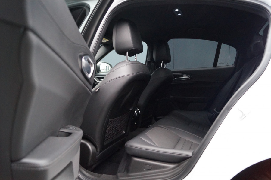 Alfa Romeo Giulia 2.0T Super│19'' LMV │Navi│Veloce look│CarPlay | Android Auto | PDC | Automaat