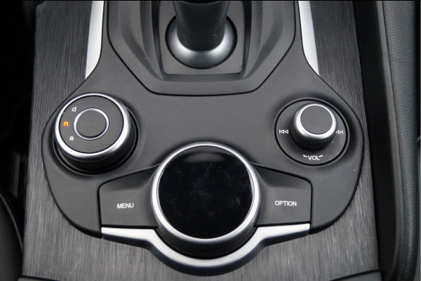Alfa Romeo Giulia 2.0T Super│19'' LMV │Navi│Veloce look│CarPlay | Android Auto | PDC | Automaat