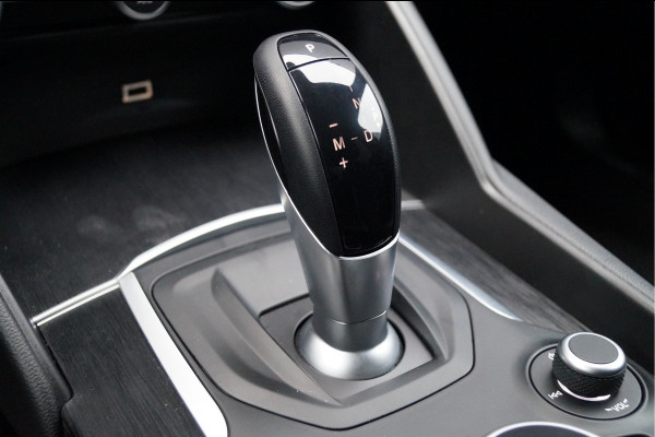 Alfa Romeo Giulia 2.0T Super│19'' LMV │Navi│Veloce look│CarPlay | Android Auto | PDC | Automaat
