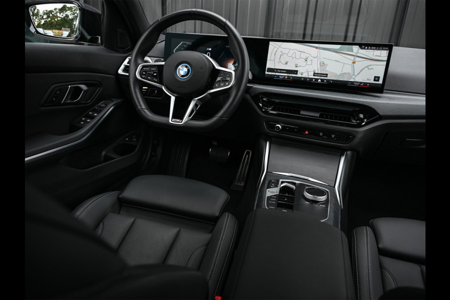 BMW 3 Serie Touring 330e xDrive M-SPORT | FACELIFT | ACCU 19,5 kWh | ACTIVE CRUISE | ELEKTR. TREKHAAK | HIFI AUDIO | SHADOW LINE | CAMERA |