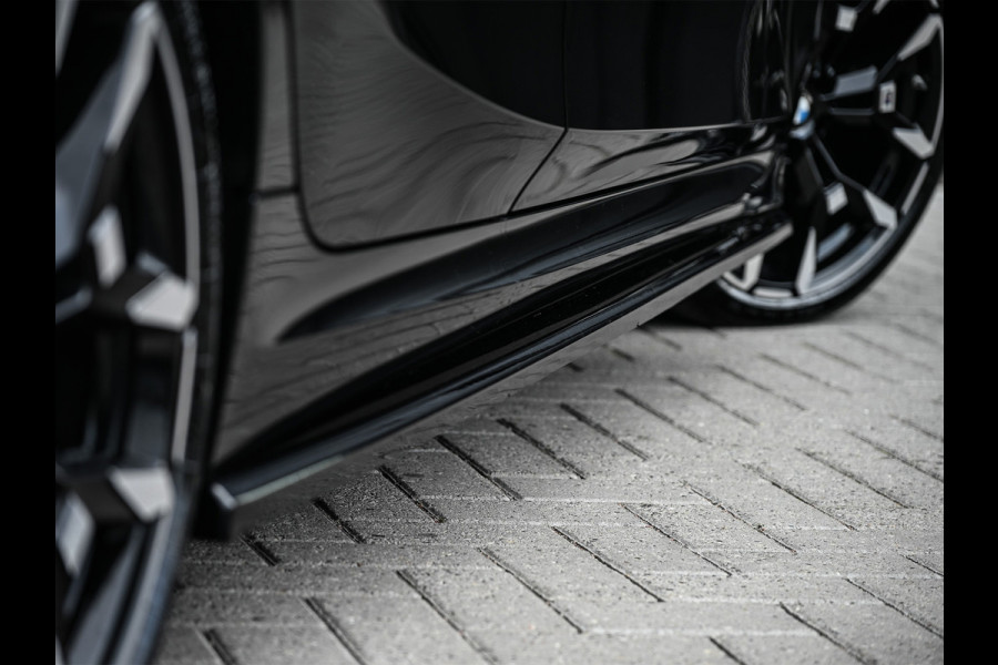 BMW 3 Serie Touring 330e xDrive M-SPORT | FACELIFT | ACCU 19,5 kWh | ACTIVE CRUISE | ELEKTR. TREKHAAK | HIFI AUDIO | SHADOW LINE | CAMERA |