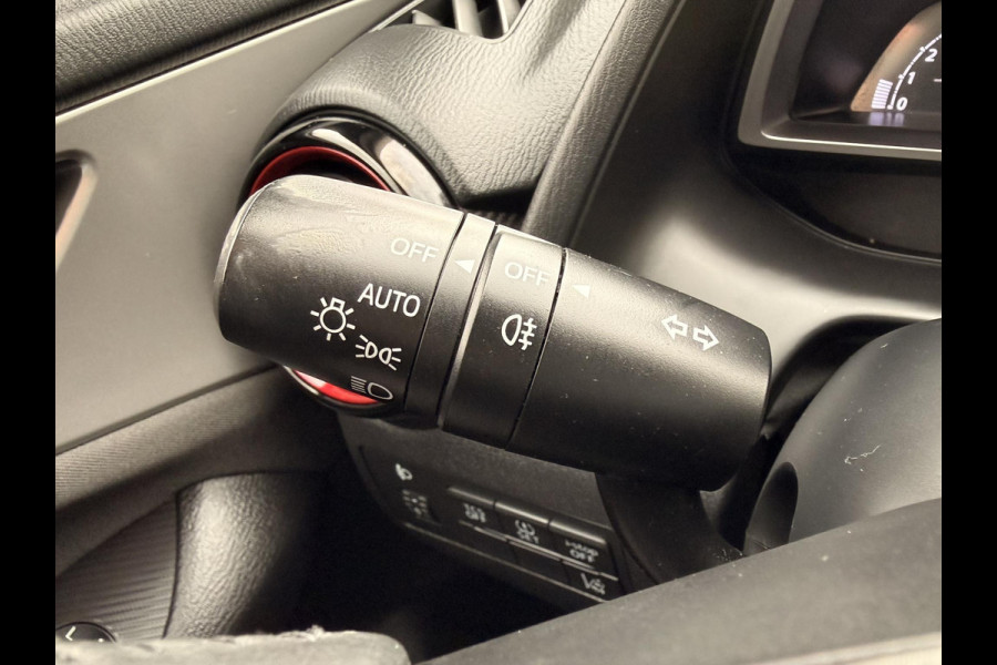 Mazda CX-3 2.0 Skyactiv-G Dynamic | BLUETOOTH | PARKEERSENSOREN ACHTER | CRUISE CONTROL | Mazda CX-3 2.0 Skyactiv-G Dynamic | BLUETOOTH | PARKEERSENSOREN ACHTER | CRUISE CONTROL |