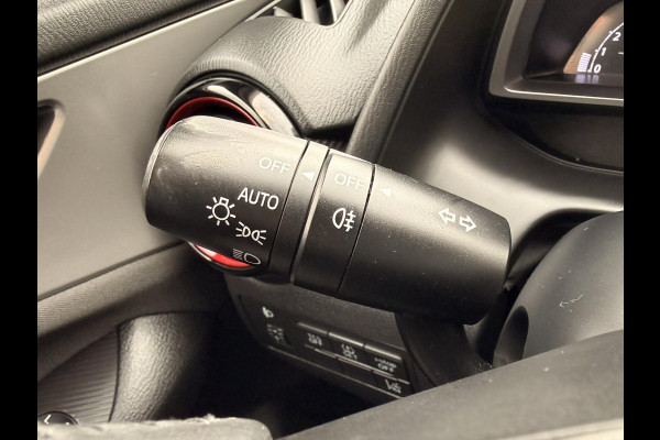 Mazda CX-3 2.0 Skyactiv-G Dynamic | BLUETOOTH | PARKEERSENSOREN ACHTER | CRUISE CONTROL | Mazda CX-3 2.0 Skyactiv-G Dynamic | BLUETOOTH | PARKEERSENSOREN ACHTER | CRUISE CONTROL |