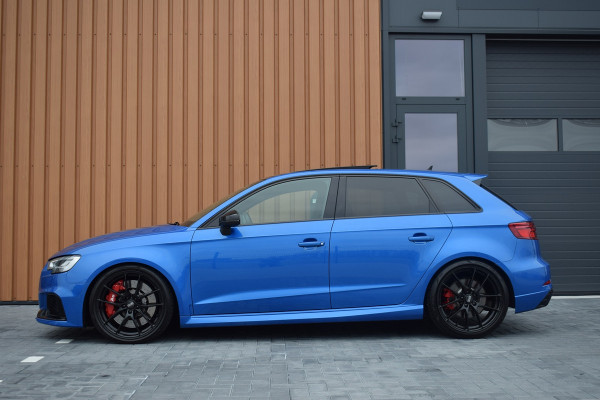 Audi RS3 Sportback 2.5 TFSI 400pk Quattro | Pano | Leer | B&O Audi RS3 Sportback 2.5 TFSI 400pk Quattro | Pano | Leer | B&O