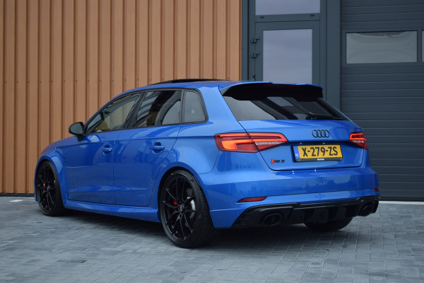 Audi RS3 Sportback 2.5 TFSI 400pk Quattro | Pano | Leer | B&O Audi RS3 Sportback 2.5 TFSI 400pk Quattro | Pano | Leer | B&O