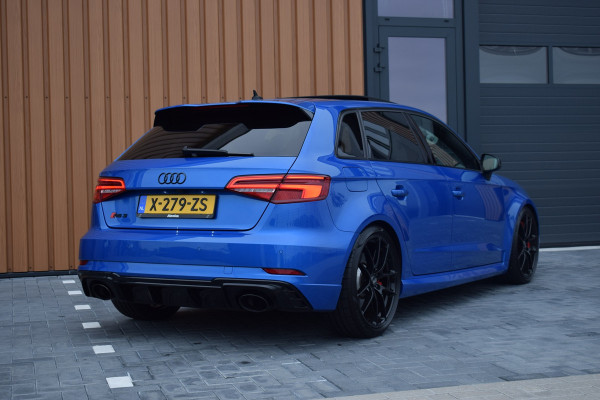 Audi RS3 Sportback 2.5 TFSI 400pk Quattro | Pano | Leer | B&O Audi RS3 Sportback 2.5 TFSI 400pk Quattro | Pano | Leer | B&O