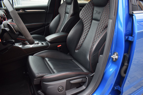 Audi RS3 Sportback 2.5 TFSI 400pk Quattro | Pano | Leer | B&O Audi RS3 Sportback 2.5 TFSI 400pk Quattro | Pano | Leer | B&O