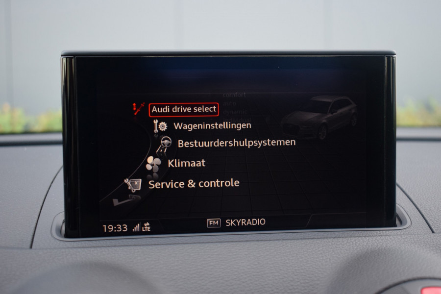 Audi RS3 Sportback 2.5 TFSI 400pk Quattro | Pano | Leer | B&O Audi RS3 Sportback 2.5 TFSI 400pk Quattro | Pano | Leer | B&O