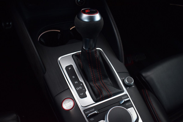 Audi RS3 Sportback 2.5 TFSI 400pk Quattro | Pano | Leer | B&O Audi RS3 Sportback 2.5 TFSI 400pk Quattro | Pano | Leer | B&O