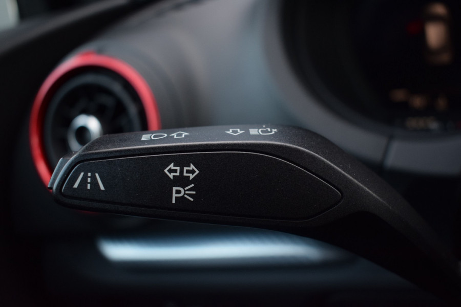 Audi RS3 Sportback 2.5 TFSI 400pk Quattro | Pano | Leer | B&O Audi RS3 Sportback 2.5 TFSI 400pk Quattro | Pano | Leer | B&O