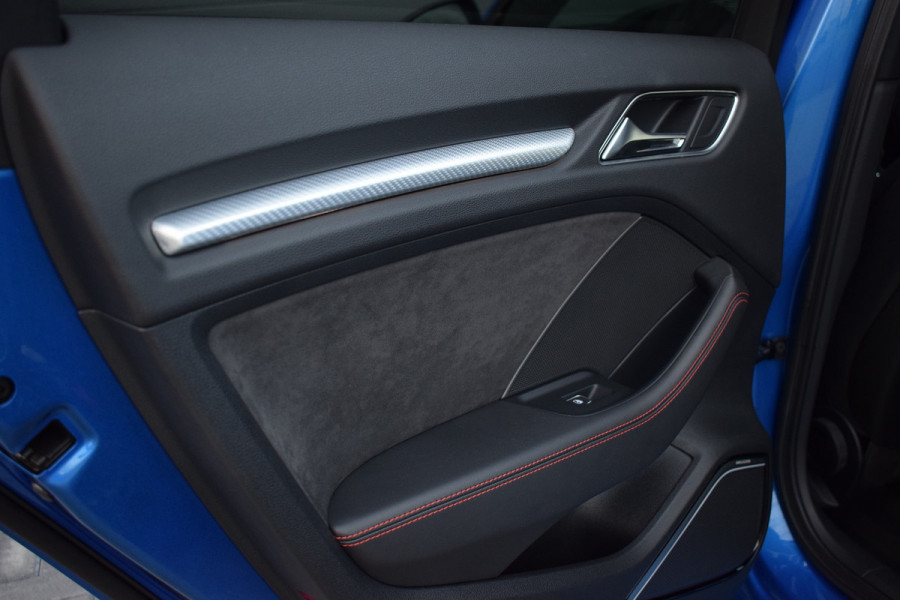 Audi RS3 Sportback 2.5 TFSI 400pk Quattro | Pano | Leer | B&O Audi RS3 Sportback 2.5 TFSI 400pk Quattro | Pano | Leer | B&O