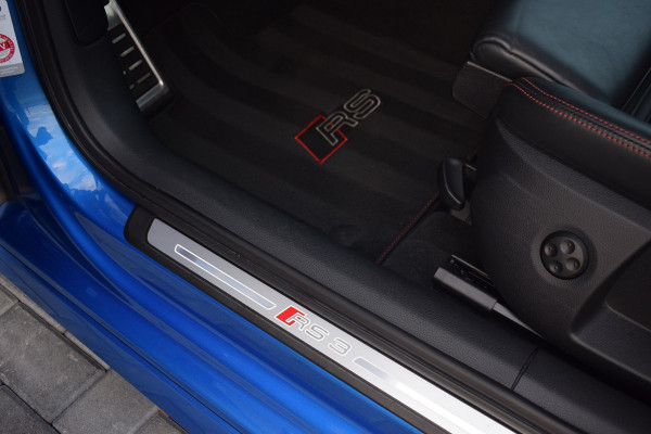 Audi RS3 Sportback 2.5 TFSI 400pk Quattro | Pano | Leer | B&O Audi RS3 Sportback 2.5 TFSI 400pk Quattro | Pano | Leer | B&O