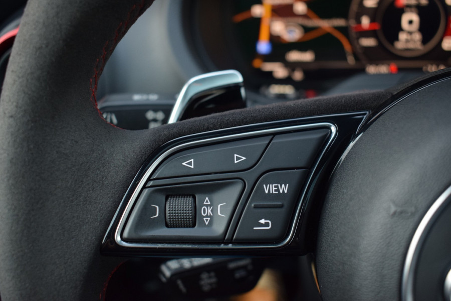 Audi RS3 Sportback 2.5 TFSI 400pk Quattro | Pano | Leer | B&O Audi RS3 Sportback 2.5 TFSI 400pk Quattro | Pano | Leer | B&O