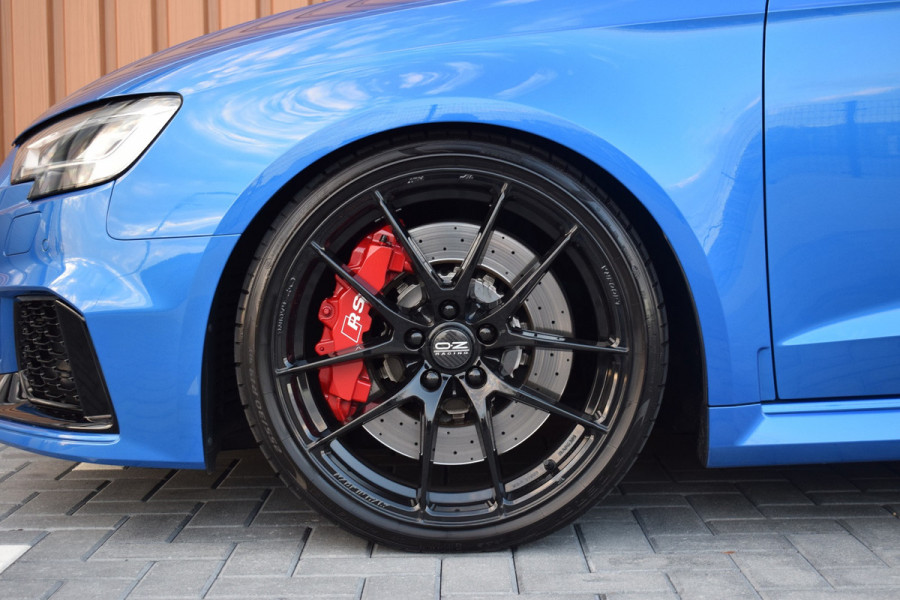 Audi RS3 Sportback 2.5 TFSI 400pk Quattro | Pano | Leer | B&O Audi RS3 Sportback 2.5 TFSI 400pk Quattro | Pano | Leer | B&O