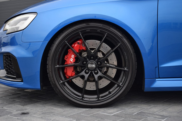 Audi RS3 Sportback 2.5 TFSI 400pk Quattro | Pano | Leer | B&O Audi RS3 Sportback 2.5 TFSI 400pk Quattro | Pano | Leer | B&O