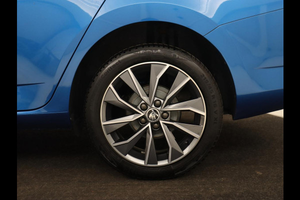 Škoda Fabia 1.2 TSI Drive | Climate control | DAB | Cruise control | Navigatie | Bluetooth | Parkeerhulp | Getint glas | LED