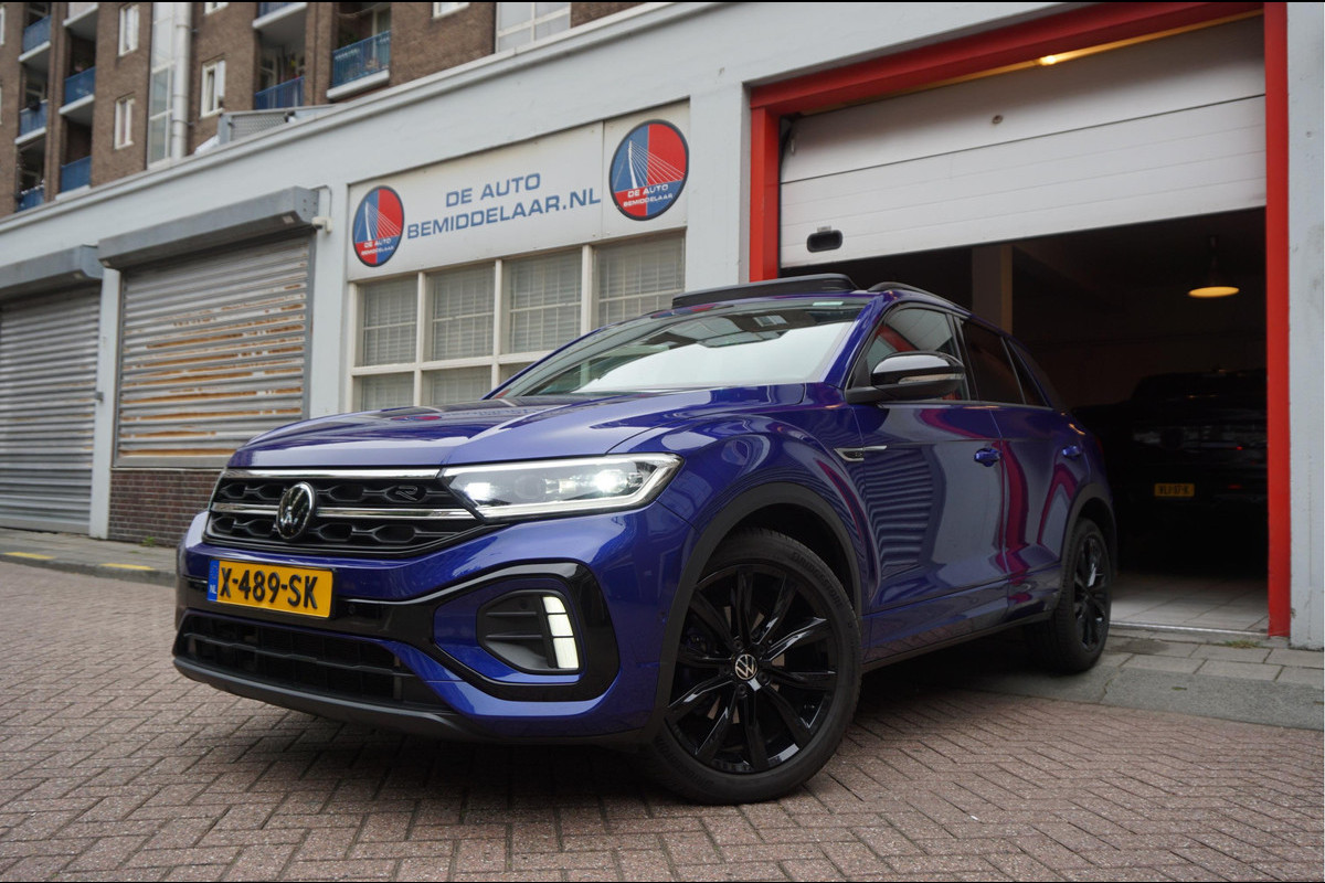 Volkswagen T-Roc 1.5 TSI R-Line Black Style | Facelift | Panoramadak | IQ light | Virtual cockpit | Adaptive + Lane departure | Apple Carplay | Sfeerverlichting | Dealer onderhouden Business+ Volkswagen T-Roc 1.5 TSI R-Line Black Style | Facelift | Panoramadak | IQ light | Virtual cockpit | Adaptive + Lane departure | Apple Carplay | Sfeerverlichting | Dealer onderhouden Business+