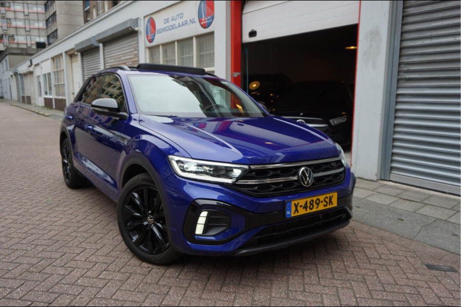 Volkswagen T-Roc 1.5 TSI R-Line Black Style | Facelift | Panoramadak | IQ light | Virtual cockpit | Adaptive + Lane departure | Apple Carplay | Sfeerverlichting | Dealer onderhouden Business+